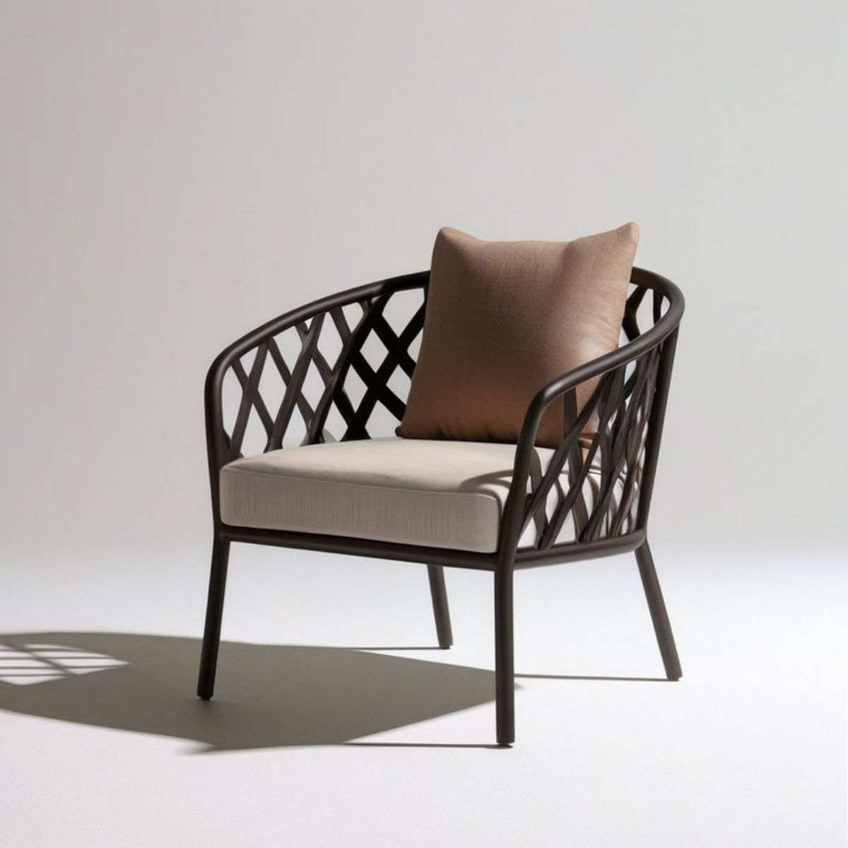 Gartenstuhl mit Armlehnen und Kissen, Dunkelbraun/Beige/Taupe, 65 x 65 x 78 cm